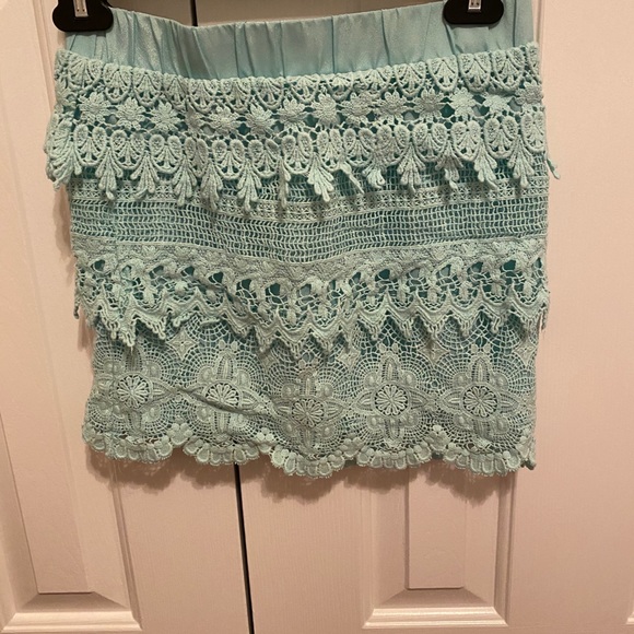 Tobi lacey mini skirt size XS - Picture 3 of 3
